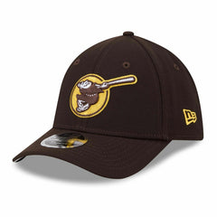 San Diego Padres MLB Alternate Team Logo 39THIRTY M-Crown Flex Cap Brown Lifestyle