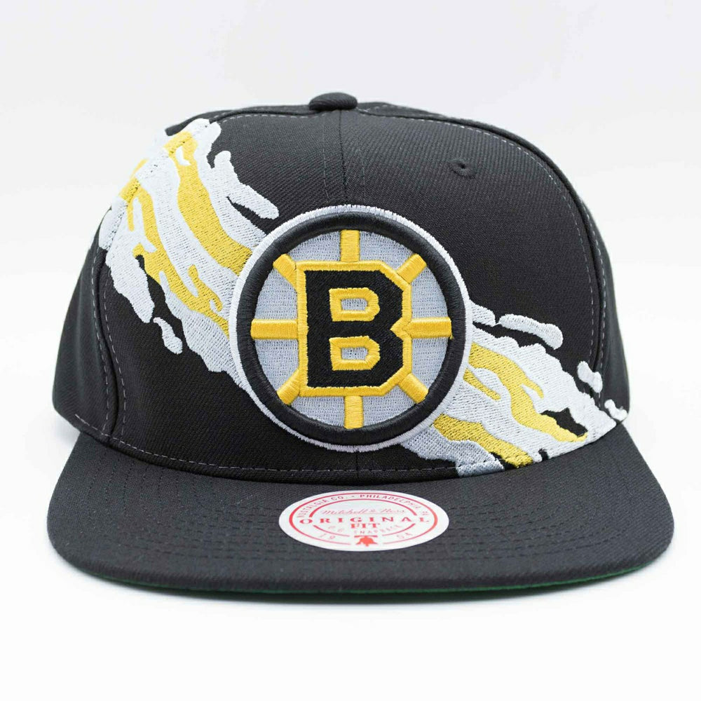 Boston Bruins Paintbrush Mitchell & Ness Snapback NHL Cap Black Lifestyle