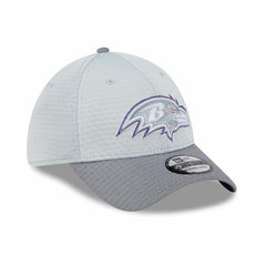 Baltimore Ravens 2024 NFL Training Camp New Era 39THIRTY Flex Cap Gray Lifestyle