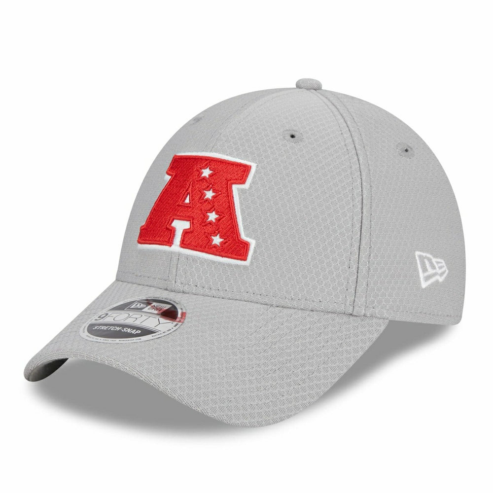 New England Patriots AFC 2024 Pro Bowl New Era Stretch-Snap 9FORTY NFL Cap Gray Lifestyle