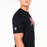 Tampa Bay Buccaneers Team Logo Football NFL T-Shirt Black Taass sale