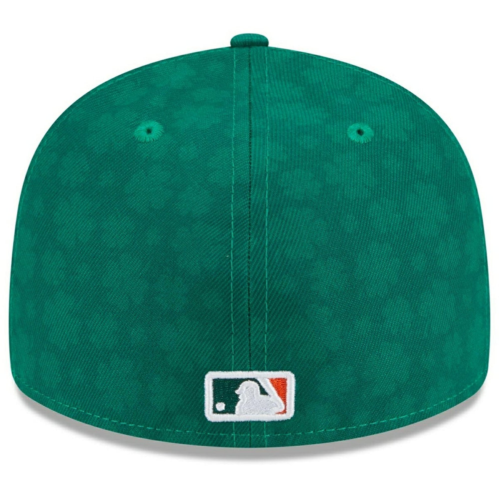 Los Angeles Dodgers 2025 St. Patrick's Day MLB Authentic Low Profile 59FIFTY Cap Grün Lifestyle