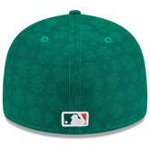 Los Angeles Dodgers 2025 St. Patrick's Day MLB Authentic Low Profile 59FIFTY Cap Grün Lifestyle