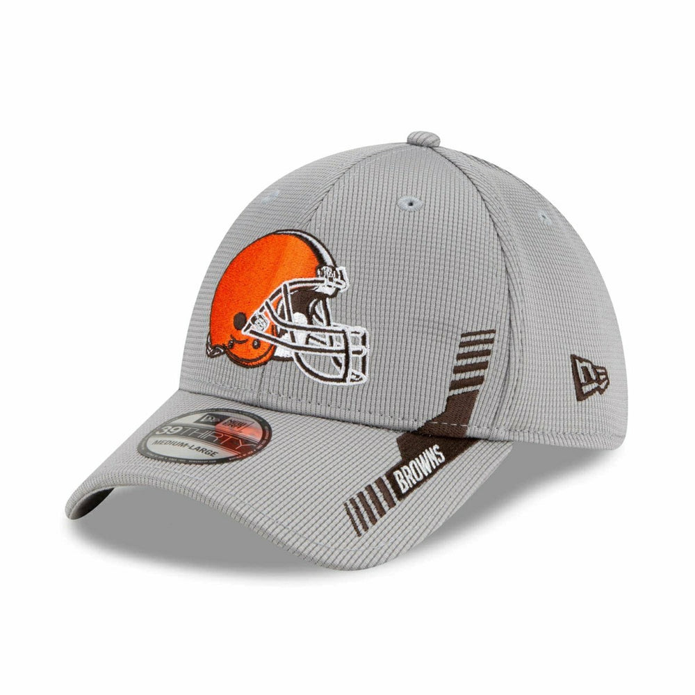 Cleveland Browns Gray 2021 NFL Sideline New Era 39THIRTY Flex Cap Lifestyle