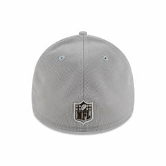 Cleveland Browns Gray 2021 NFL Sideline New Era 39THIRTY Flex Cap Lifestyle