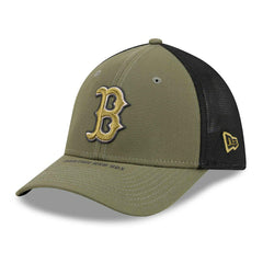 Boston Red Sox 2026 MLB Armed Forces 39THIRTY M-Crown Flex Cap Olive Lifestyle