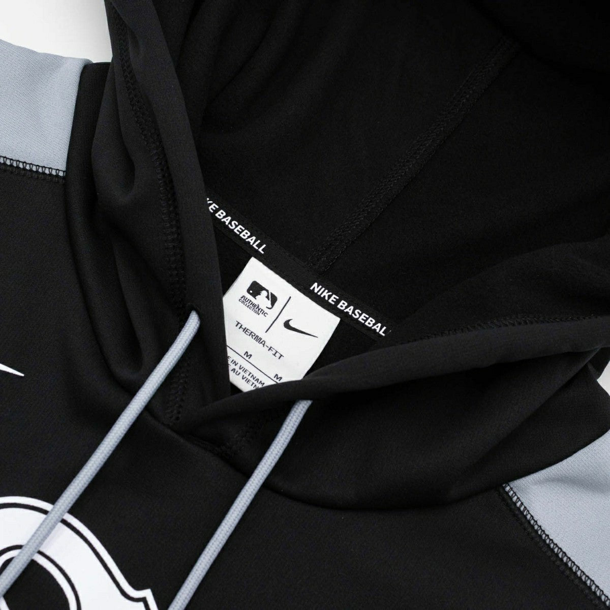 Chicago White Sox 2025 MLB Authentic Performance Therma Hoodie Black Fashion