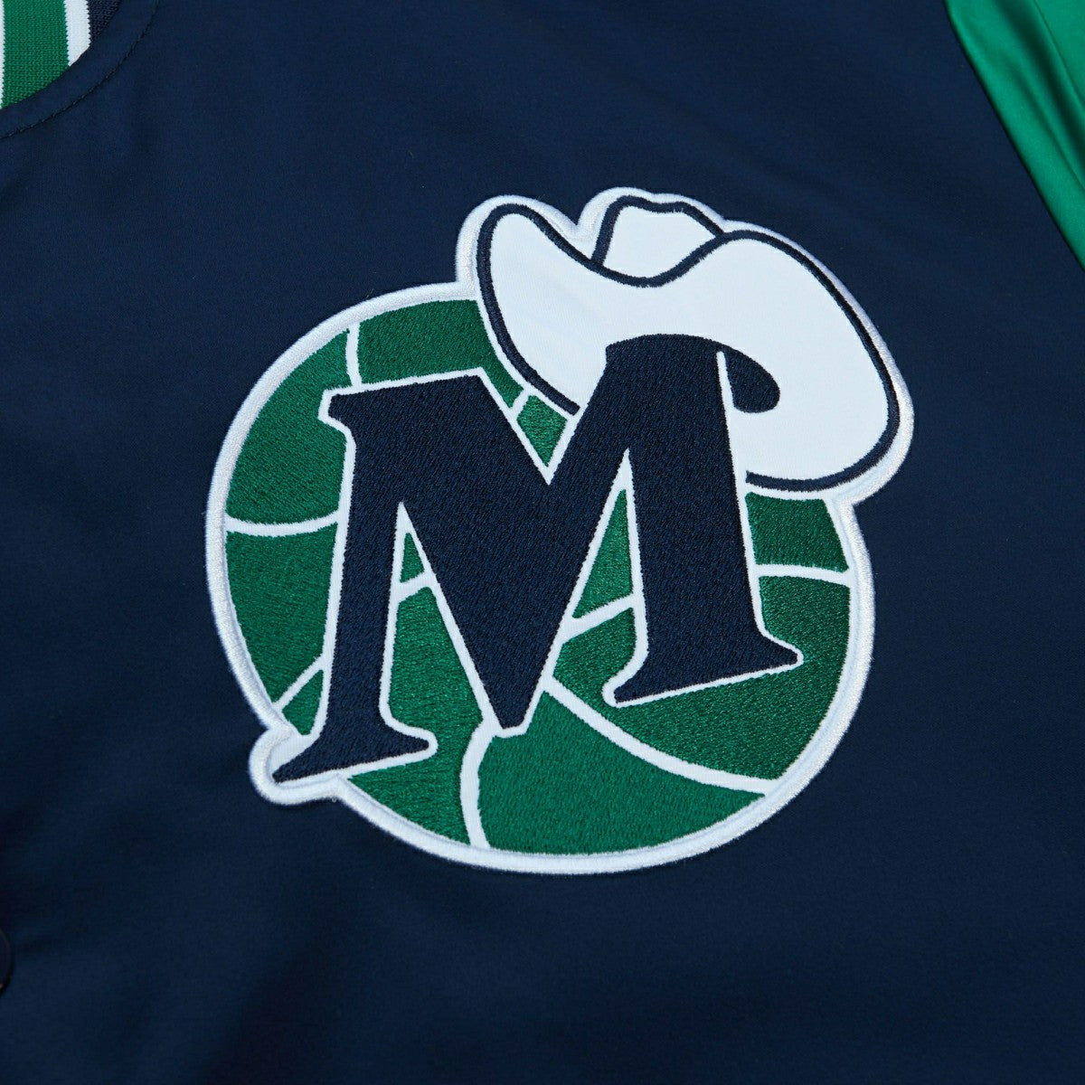 Dallas Mavericks Mitchell & Ness Heavyweight Satin NBA Jacket Taass sale