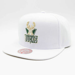 Milwaukee Bucks Winter White Mitchell & Ness Snapback NBA Cap Lifestyle