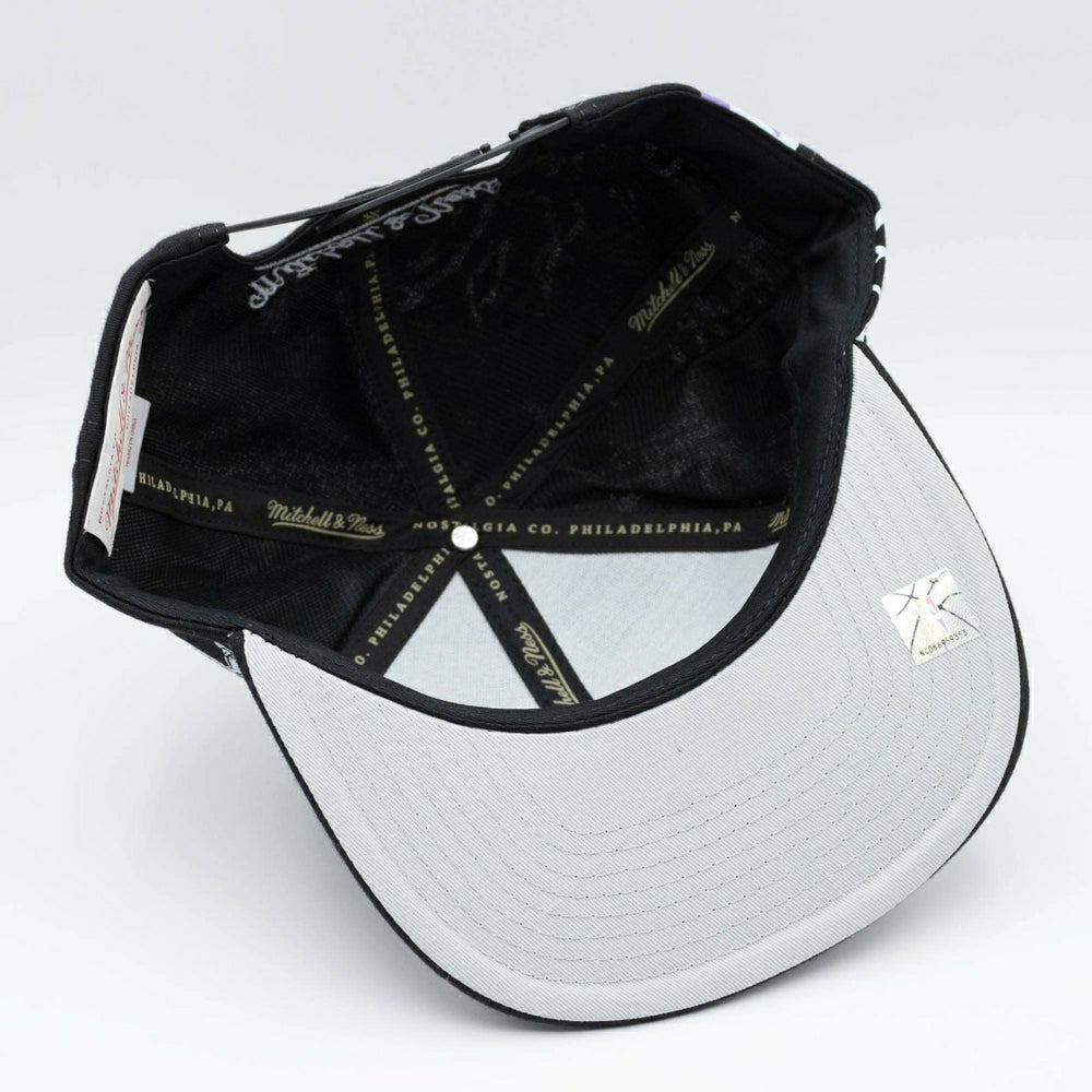 Milwaukee Bucks Shirt Remix Mitchell & Ness Snapback NBA Cap Black Lifestyle