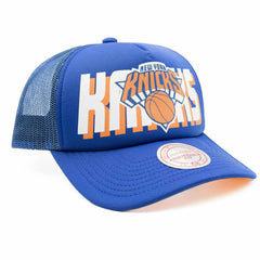 New York Knicks NBA Billboard Mitchell & Ness Trucker Cap Lifestyle