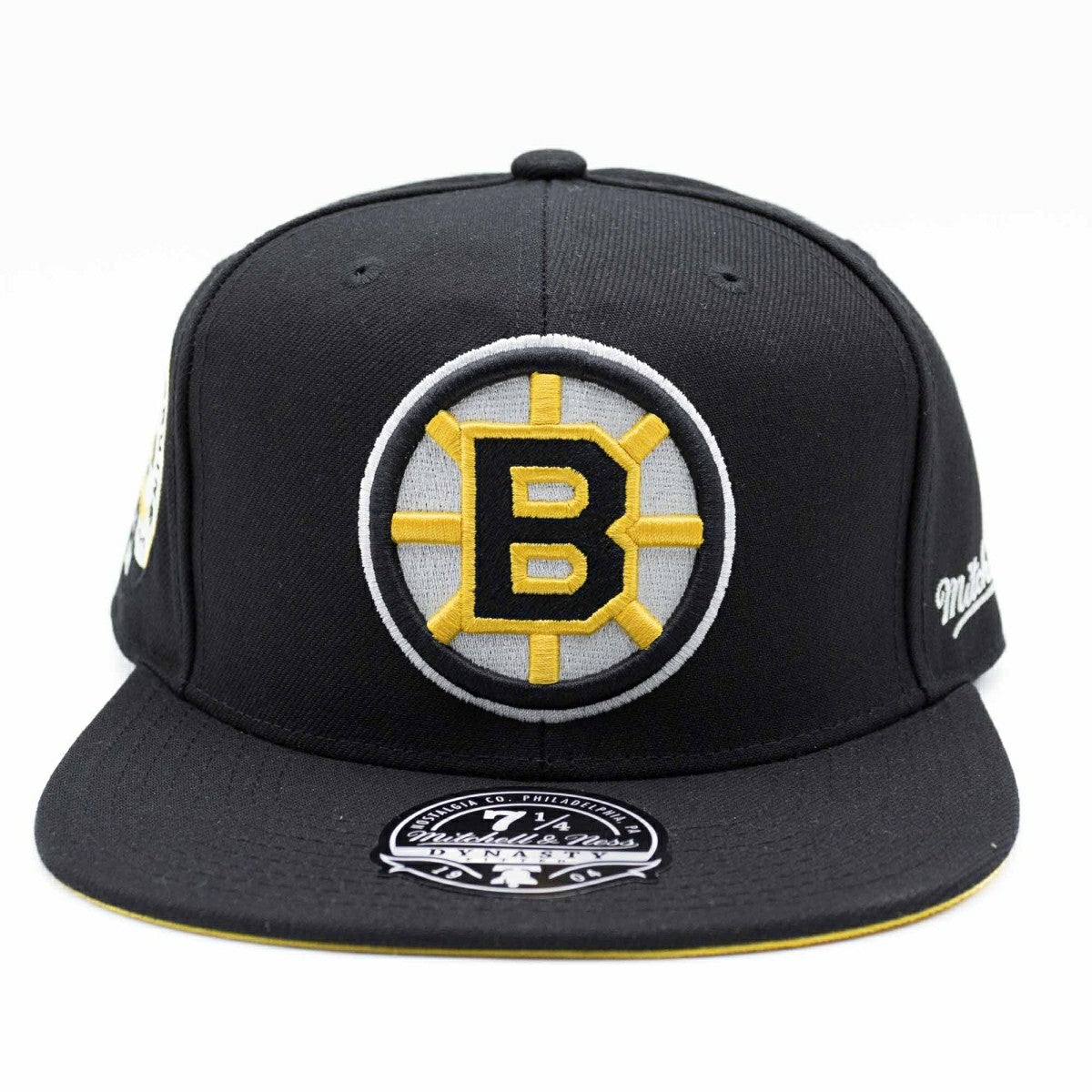 Boston Bruins Vintage Mitchell & Ness Fitted NHL Cap Black Taass for sale