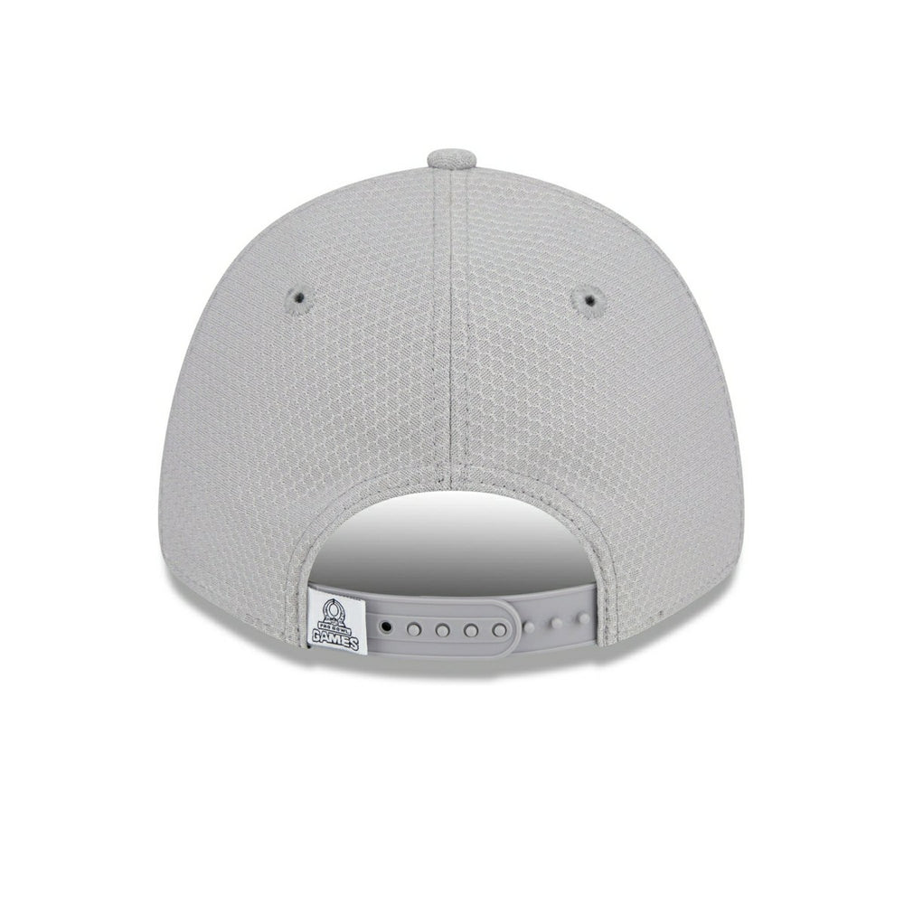 Las Vegas Raiders AFC 2024 Pro Bowl New Era Stretch-Snap 9FORTY NFL Cap Gray Lifestyle