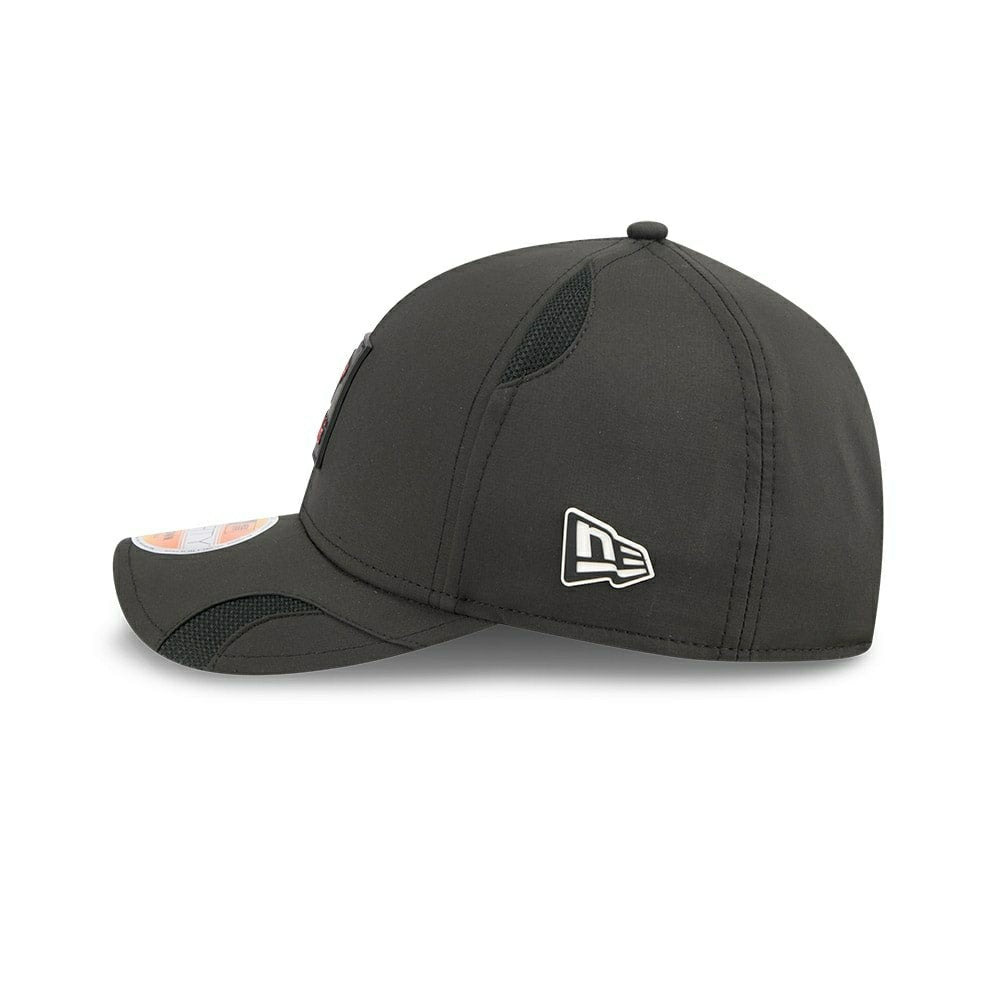 Atlanta Falcons 2025 NFL On-Field Sideline 9FORTY M-Crown Cap Black Lifestyle