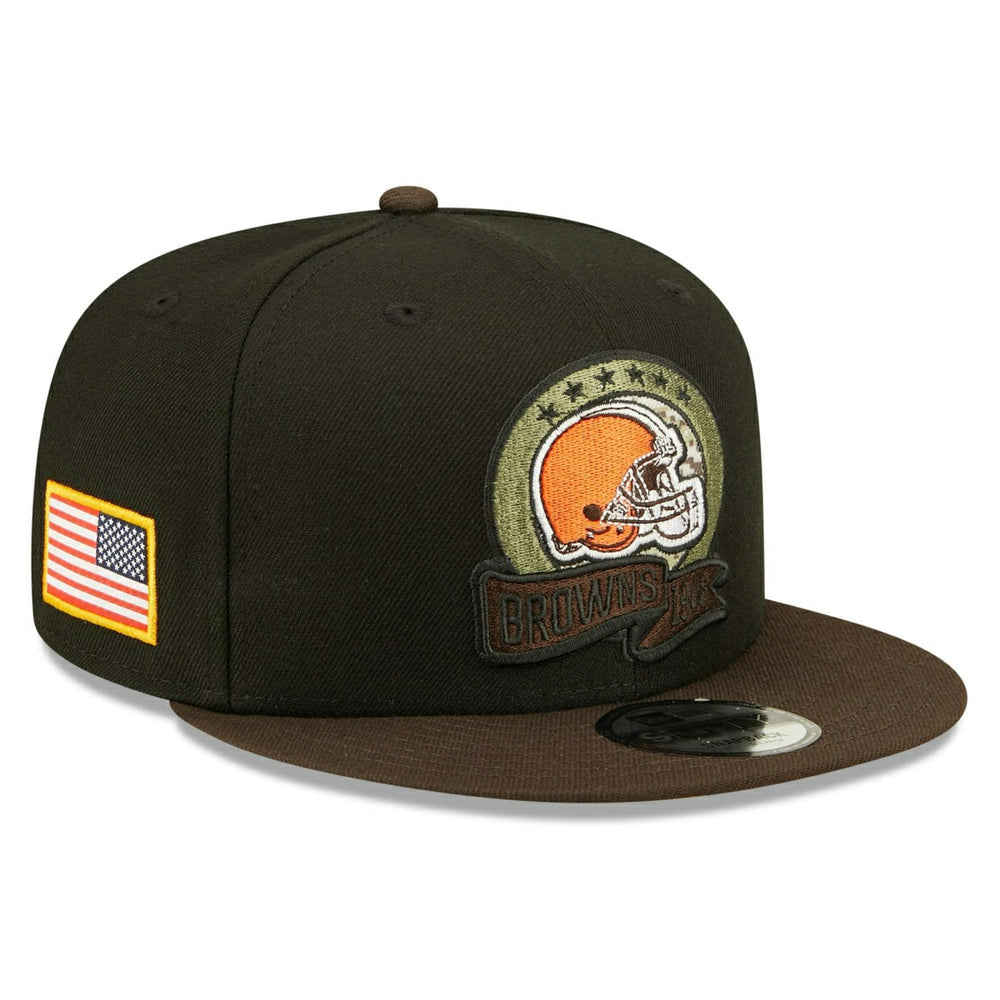 Cleveland Browns 2022 NFL On-Field Salute to Service New Era 9FIFTY Snapback Cap Lifestyle