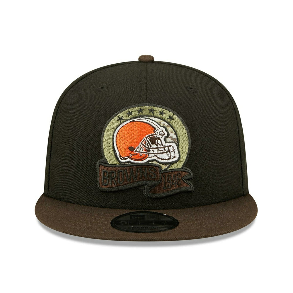 Cleveland Browns 2022 NFL On-Field Salute to Service New Era 9FIFTY Snapback Cap Lifestyle