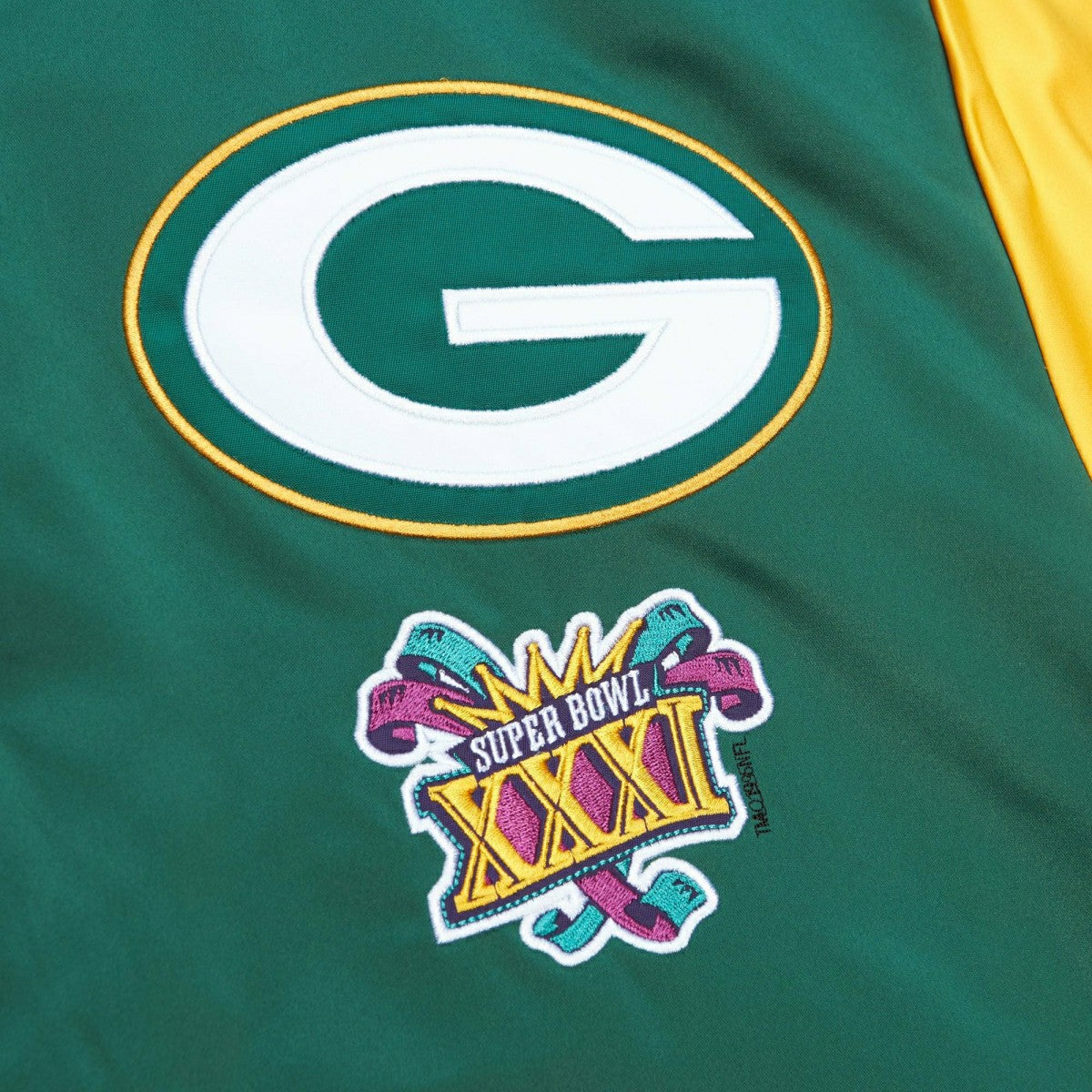 Green Bay Packers Mitchell & Ness Heavyweight Satin NFL Jacket Taass sale