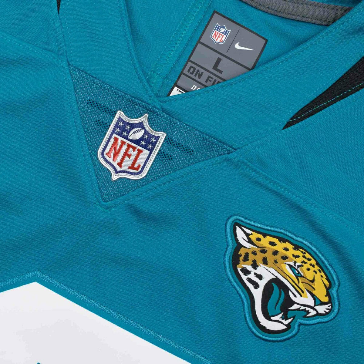 Trevor Lawrence #16 Jacksonville Jaguars Nike Vapor Limited NFL Jersey Alternate Teal Fashion