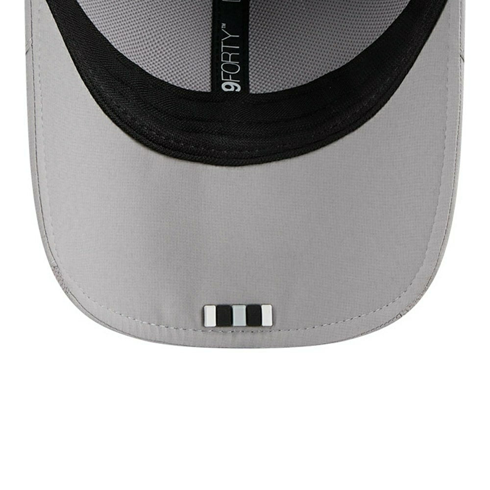 Las Vegas Raiders 2025 NFL On-Field Sideline 9FORTY M-Crown Cap CW Grau Taass for sale