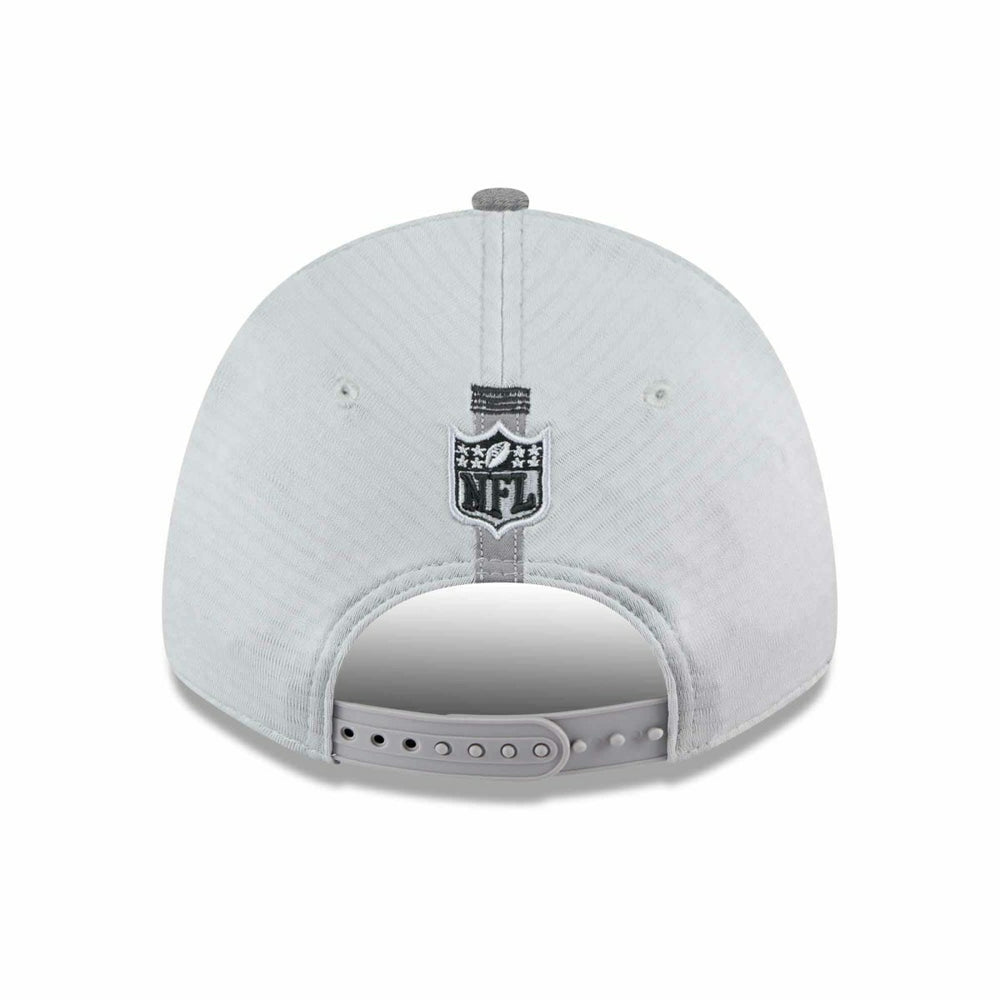 Las Vegas Raiders 2024 NFL Training Camp New Era Stretch-Snap 9FORTY Cap Gray Lifestyle