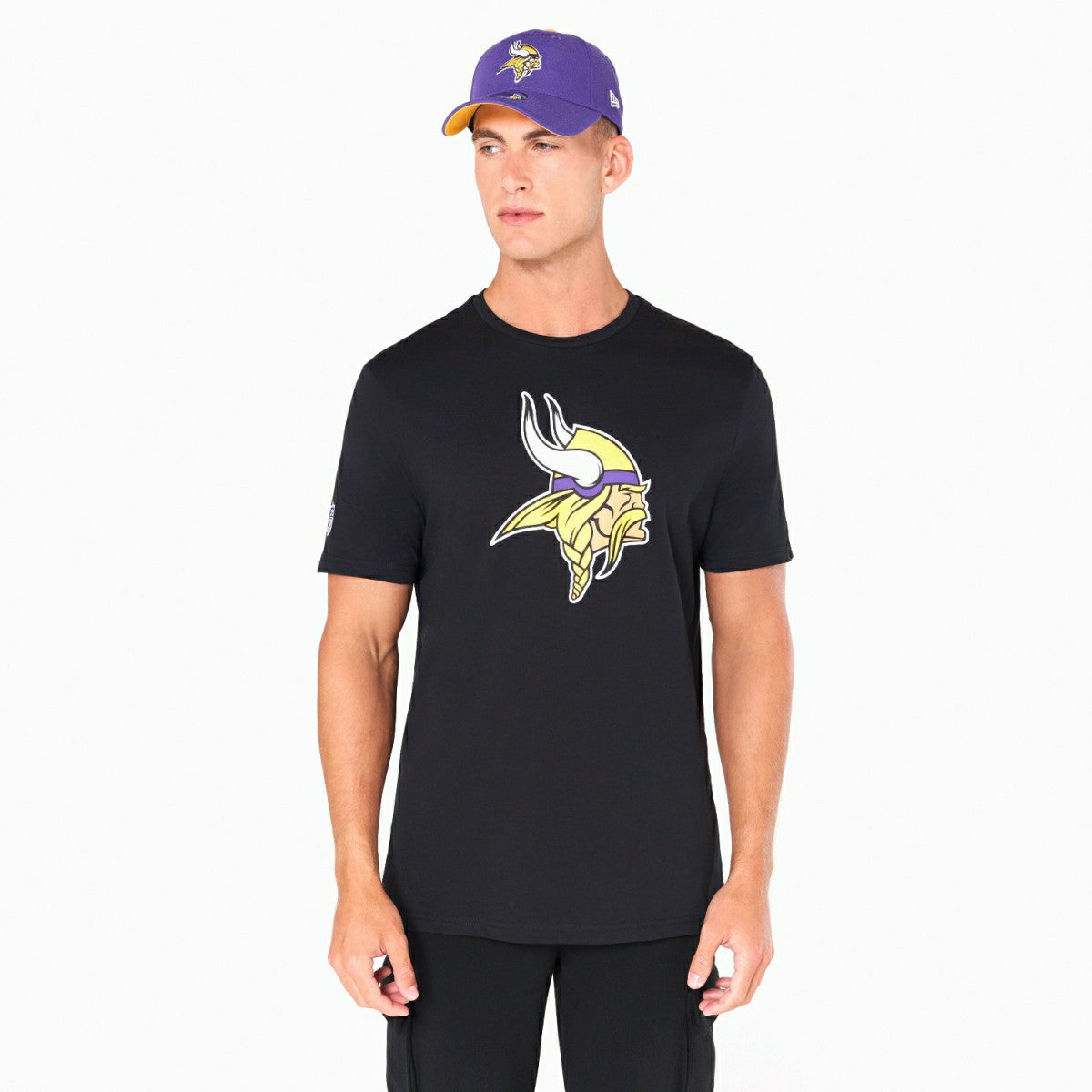 Minnesota Vikings Team Logo Football NFL T-Shirt Black Taass US