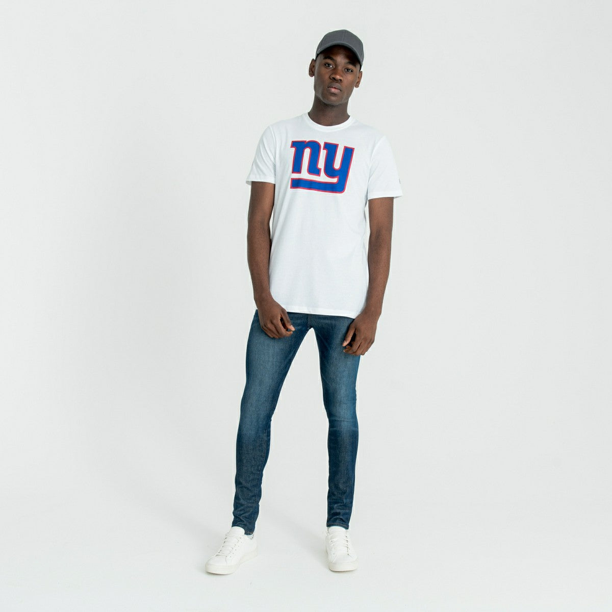 New York Giants Team Logo Football NFL T-Shirt White Lifestyle