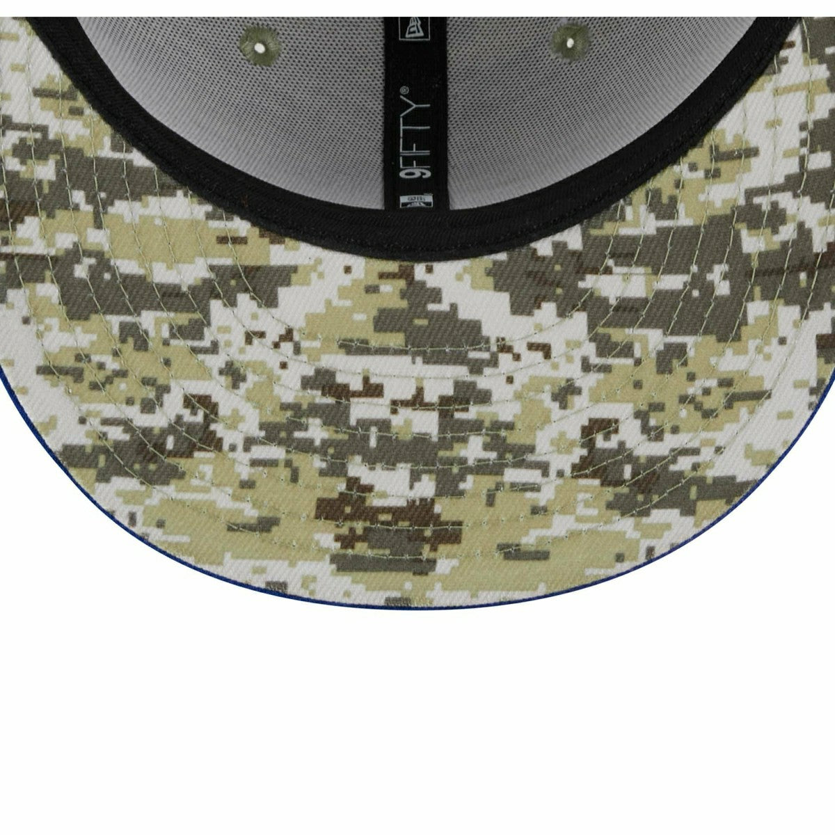 New York Giants Camo 2023 NFL Salute to Service New Era 9FIFTY Snapback Cap Lifestyle