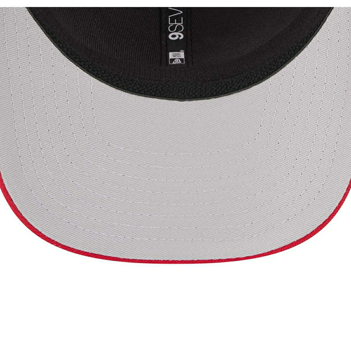 Tampa Bay Buccaneers New Era Stretch-Snap 9SEVENTY NFL Trucker Cap Red Fashion