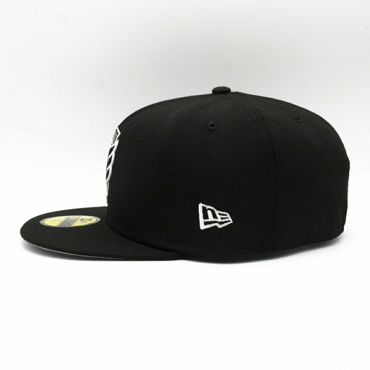 D.C. United Team Logo New Era 59FIFTY Fitted MLS Cap Lifestyle
