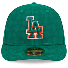 Los Angeles Dodgers 2025 St. Patrick's Day MLB Authentic Low Profile 59FIFTY Cap Grün Lifestyle