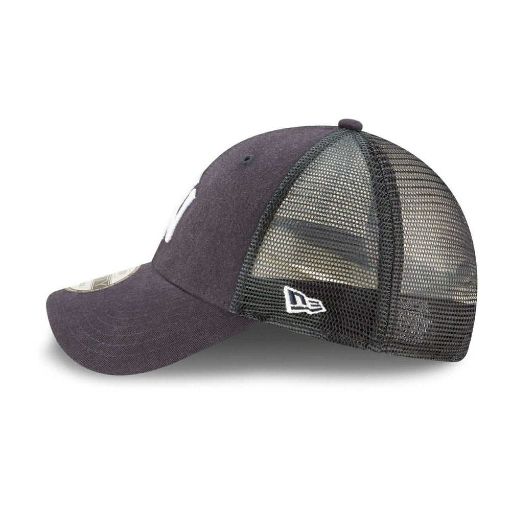 New York Yankees Basic 9FORTY Trucker MLB Cap Fashion