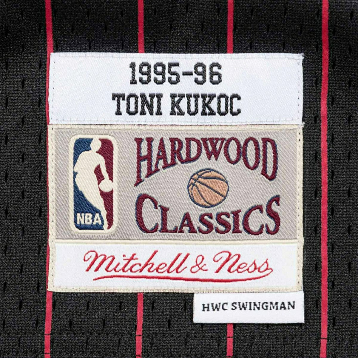 Toni Kukoc #7 Chicago Bulls 1995-96 Mitchell & Ness Swingman NBA Jersey Pinstripe Taass for sale