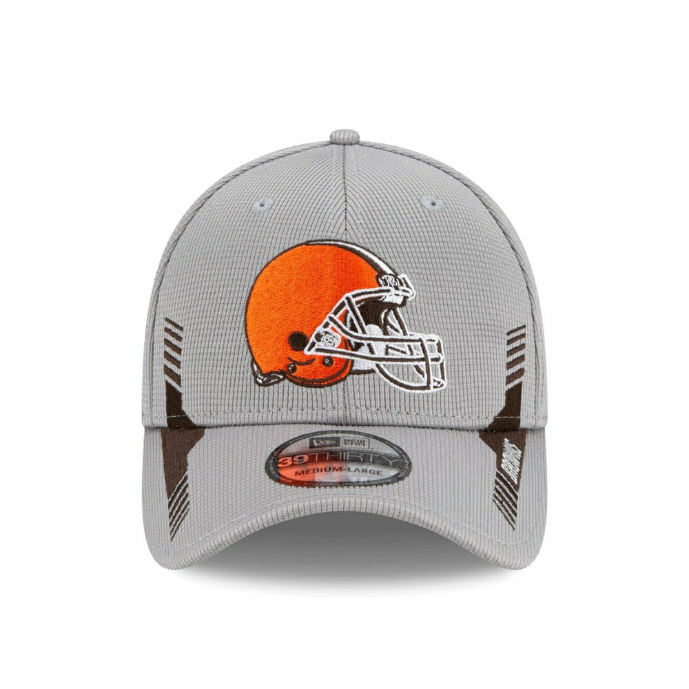 Cleveland Browns Gray 2021 NFL Sideline New Era 39THIRTY Flex Cap Lifestyle
