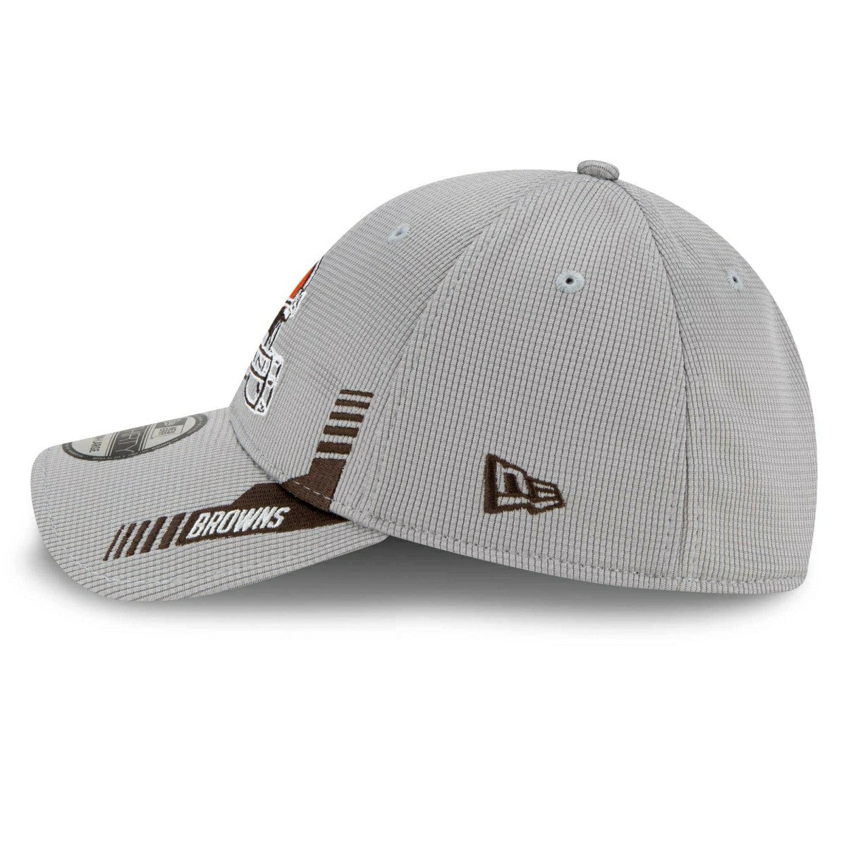 Cleveland Browns Gray 2021 NFL Sideline New Era 39THIRTY Flex Cap Lifestyle