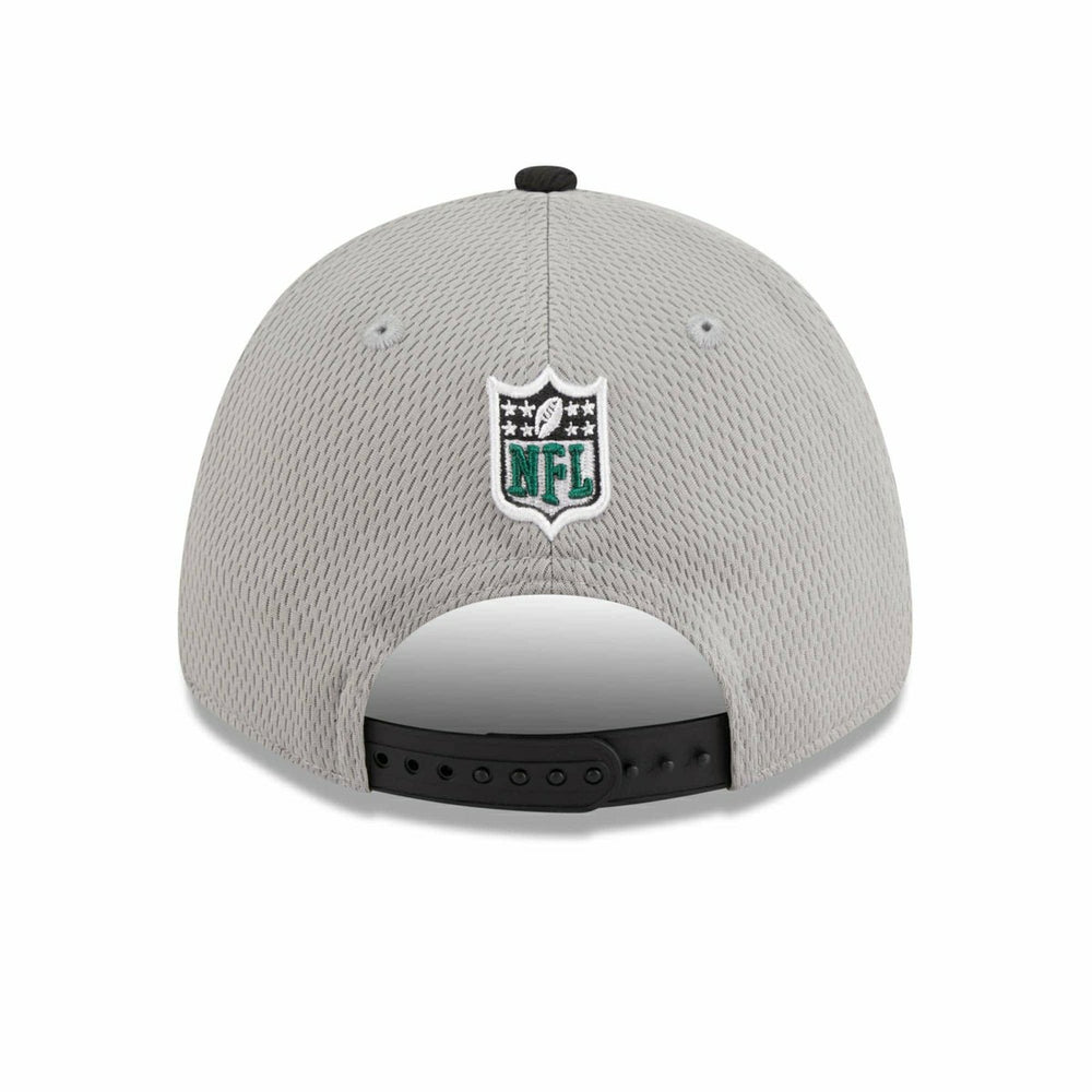 New York Jets Colorway 2023 NFL Sideline New Era Stretch-Snap 9FORTY Cap Gray Lifestyle