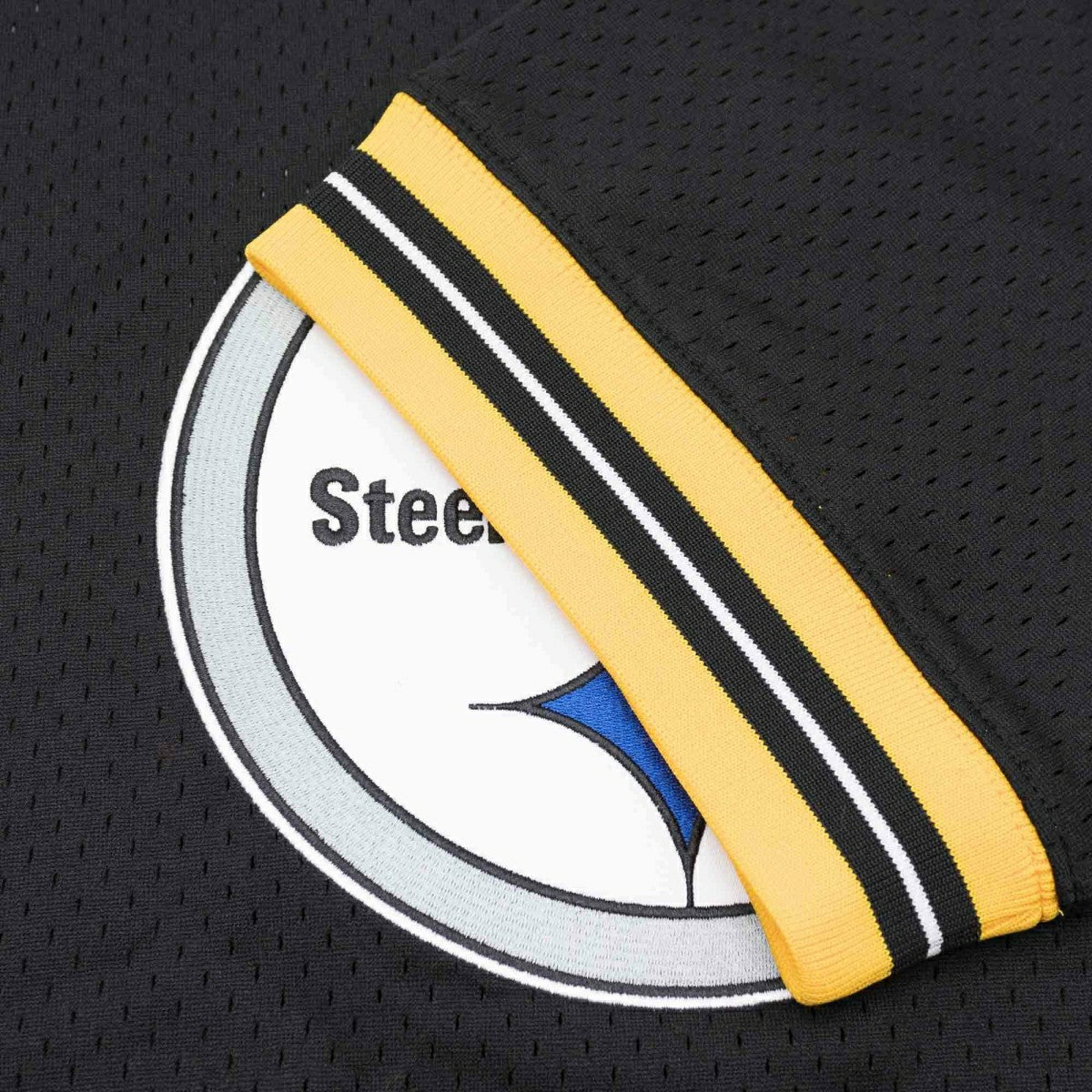 Pittsburgh Steelers Unbeaten Mitchell & Ness NFL V-Neck Mesh Shirt Black Taass for sale