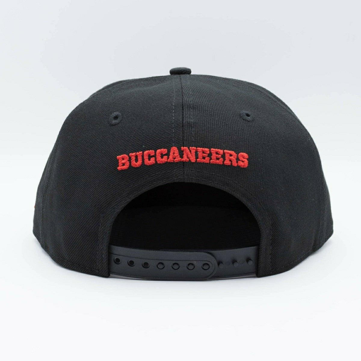 Tampa Bay Buccaneers Throwback New Era 9FIFTY NFL Snapback Cap Black Lifestyle