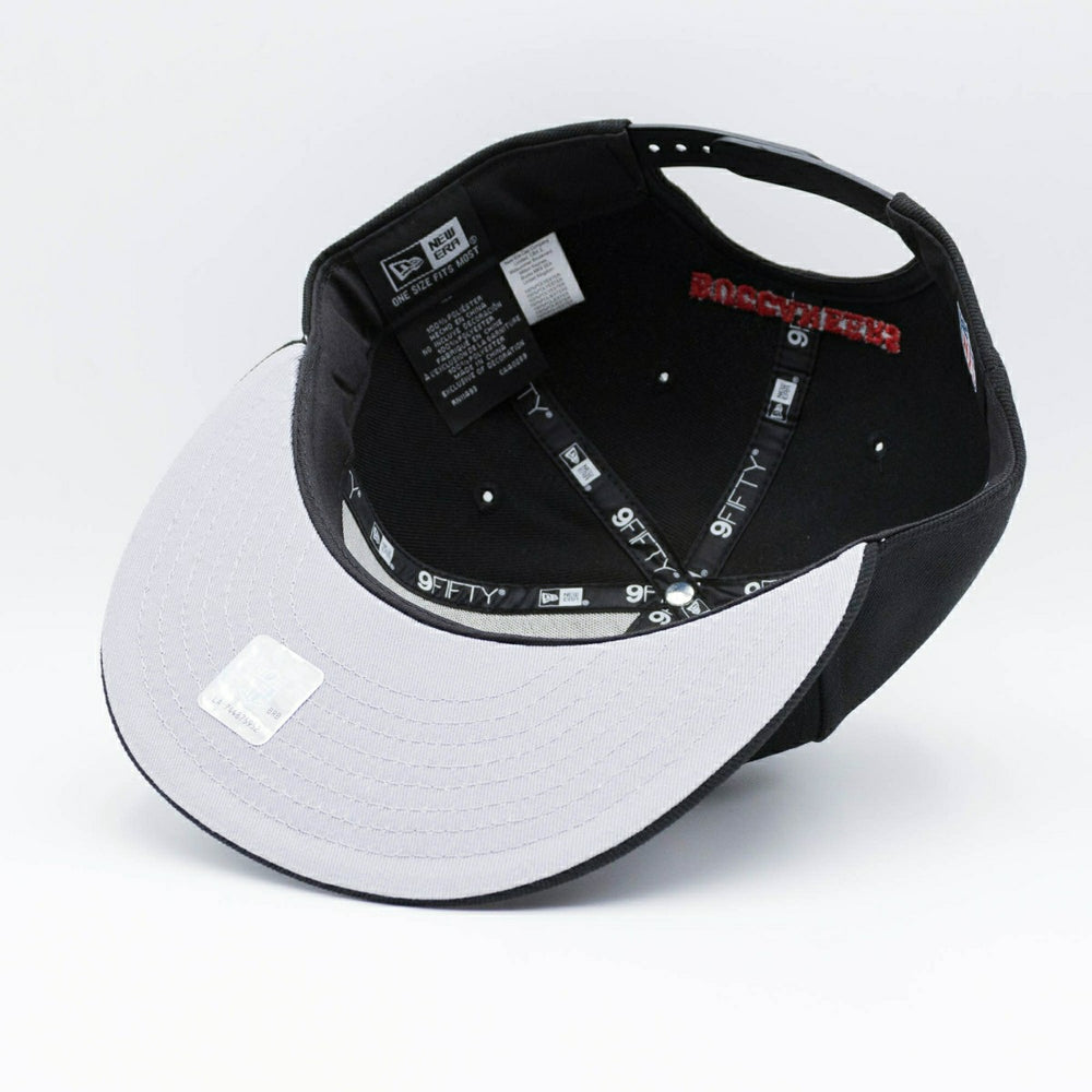 Tampa Bay Buccaneers Throwback New Era 9FIFTY NFL Snapback Cap Black Lifestyle