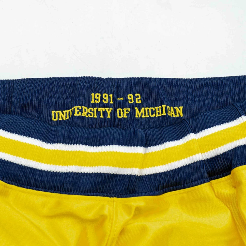Michigan Wolverines 1991-92 Mitchell & Ness Authentic NCAA Shorts Yellow Fashion